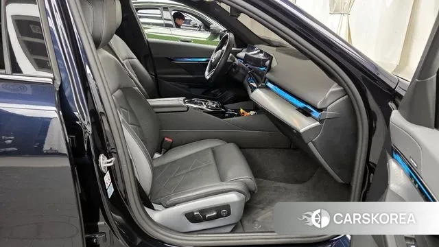 BMW i5 (G60) 2024 Черный из Кореи, фото 2