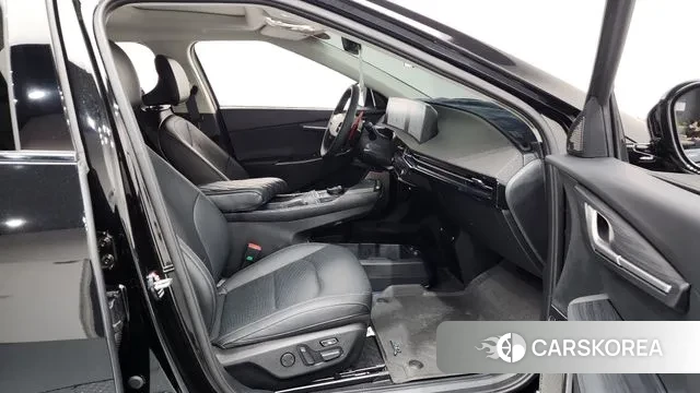 Kia EV6 2023 Черный из Кореи, фото 2