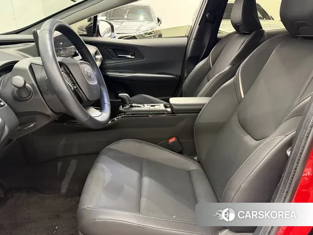 Toyota Prius 5th Generation 2024 Красный из Кореи, фото 2