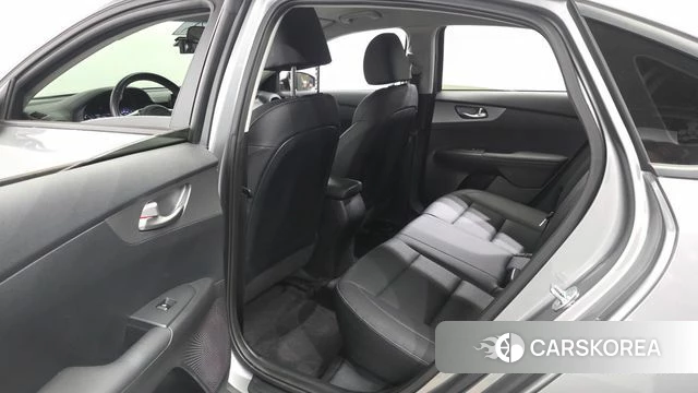 Kia Come New K3 2021 Серебристо-серый из Кореи, фото 2