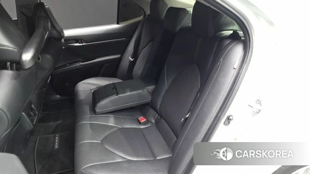 Toyota Camry (XV70) 2018 Белый из Кореи, фото 2