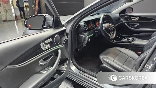 Mercedes-Benz E-Class W213 2019 Серый из Кореи, фото 2