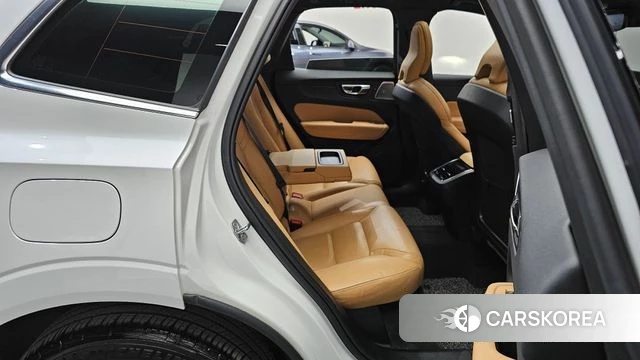 Volvo XC60 second Generation 2021 Белый из Кореи, фото 2