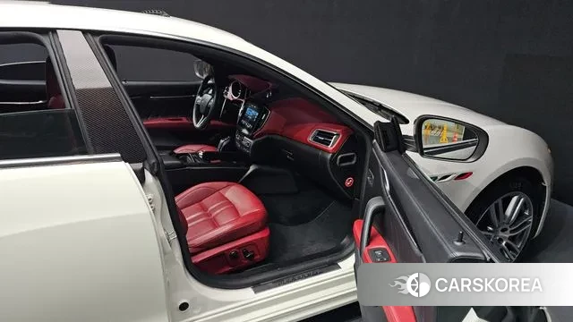 Maserati Ghibli 2019 Белый из Кореи, фото 2