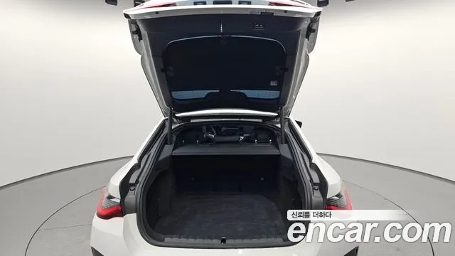 BMW i4 2022 Белый из Кореи, фото 2