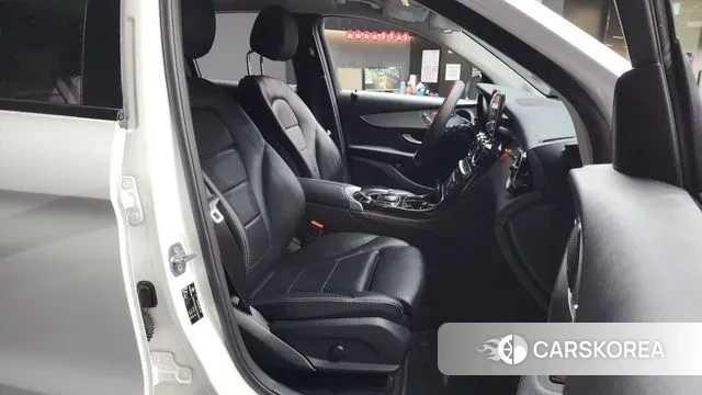 Mercedes-Benz GLC-Class X253 2018 Белый из Кореи, фото 2