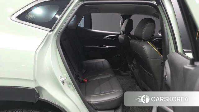 Chevrolet (GM Daewoo) Trax Crossover 2024 Зеленый из Кореи, фото 2