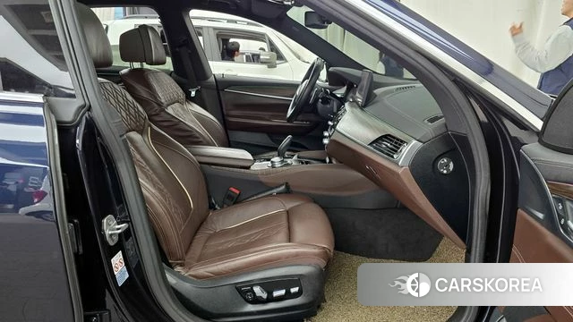 BMW 6 Series GT (G32) 2021 Черный из Кореи, фото 2