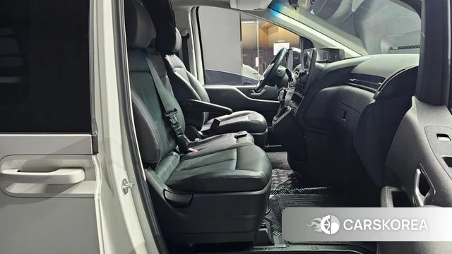 Hyundai Staria 2023 Белый из Кореи, фото 2