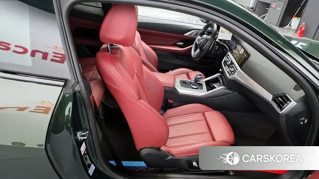 BMW 4 Series (G22) 2022 Темно-зеленый из Кореи, фото 2