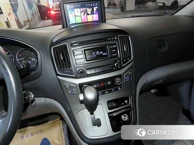 Hyundai The New Grand Starex 2018 Серебристо-серый из Кореи, фото 2