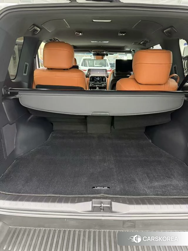 Lexus LX 2023 Белый из Китая, фото 2