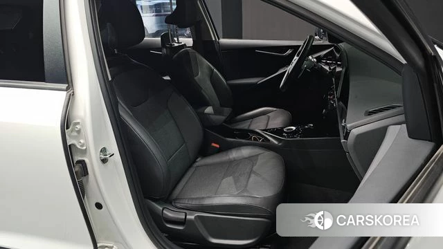 Kia Di Ol Nu Niro 2022 Белый из Кореи, фото 2