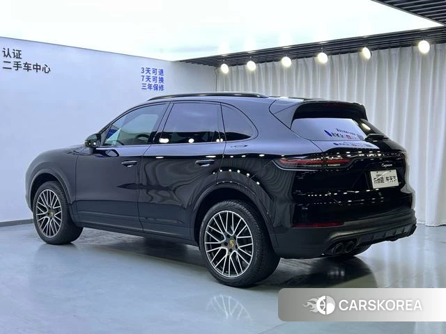 Porsche Cayenne 2020 Черный из Китая, фото 2