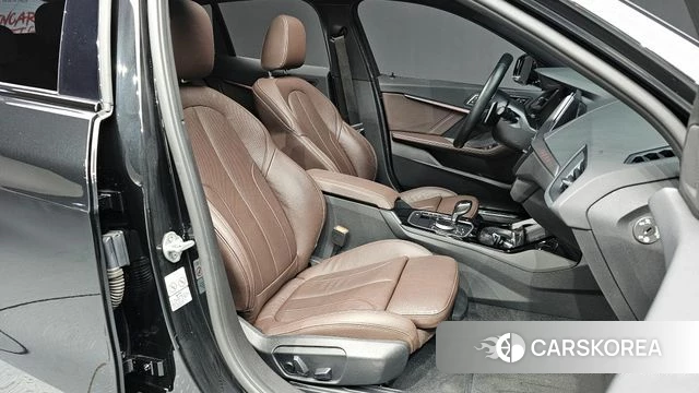 BMW 1 Series (F40) 2021 Черный из Кореи, фото 2