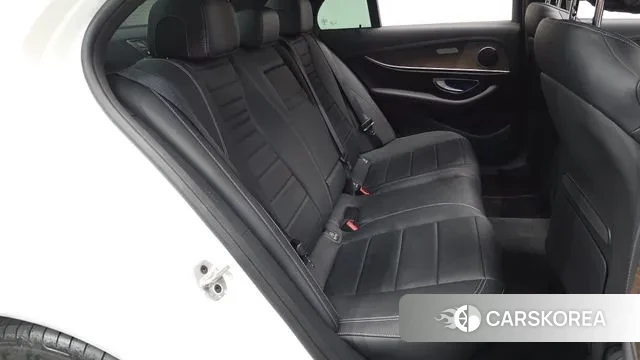 Mercedes-Benz E-Class W213 2021 Белый из Кореи, фото 2