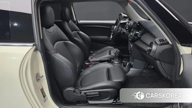 Mini Cooper D 2018 Жемчужный цвет из Кореи, фото 2