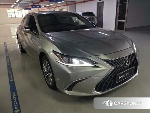 Lexus ES 2023 Серебристо-серый из Китая, фото 2