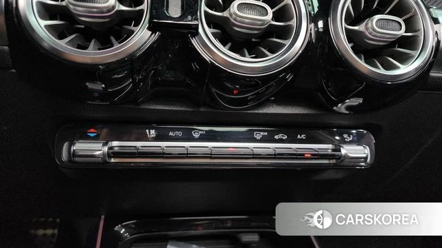 Mercedes-Benz GLB-Class X247 2021 Белый из Кореи, фото 2