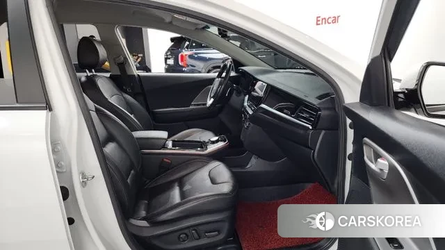 Kia Niro Plus 2022 Белый из Кореи, фото 2