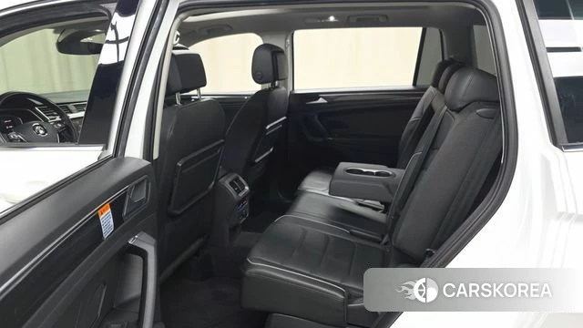 Volkswagen Tiguan Allspace 2020 Белый из Кореи, фото 2