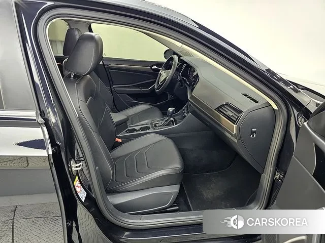 Volkswagen 7th Generation of Jetta 2021 Черный из Кореи, фото 2