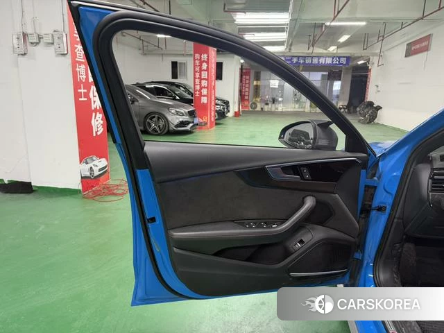 Audi S4 2021 Синий из Китая, фото 2