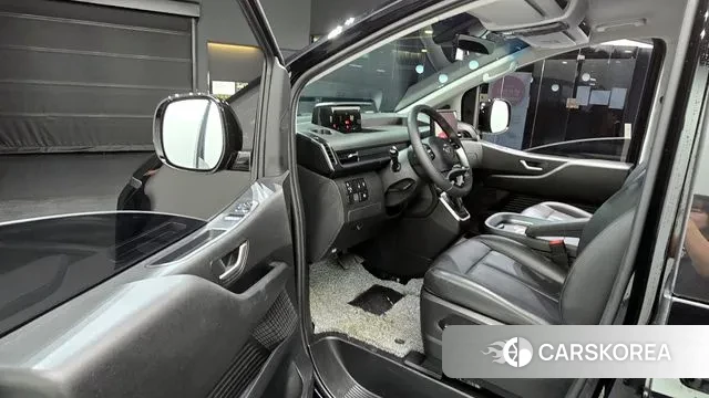 Hyundai Staria 2023 Черный из Кореи, фото 2