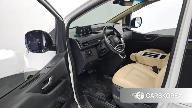 Hyundai Staria 2024 Белый из Кореи, фото 2