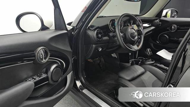 Mini Cooper 2022 Черный из Кореи, фото 2
