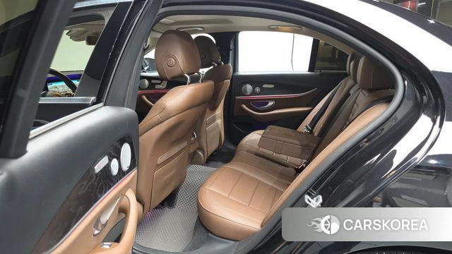 Mercedes-Benz E-Class W213 2018 Черный из Кореи, фото 2