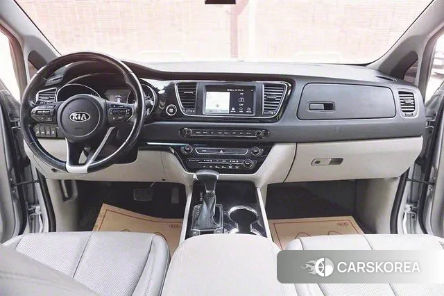 Kia The New Carnival 2018 Серебряный из Кореи, фото 2