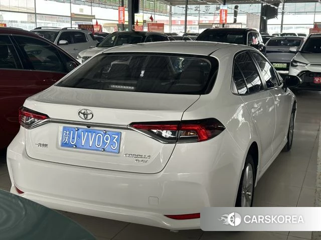 Toyota Corolla 2022 Белый из Китая, фото 2