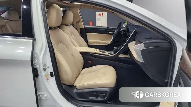 Toyota Avalon 5th Generation 2019 Белый из Кореи, фото 2