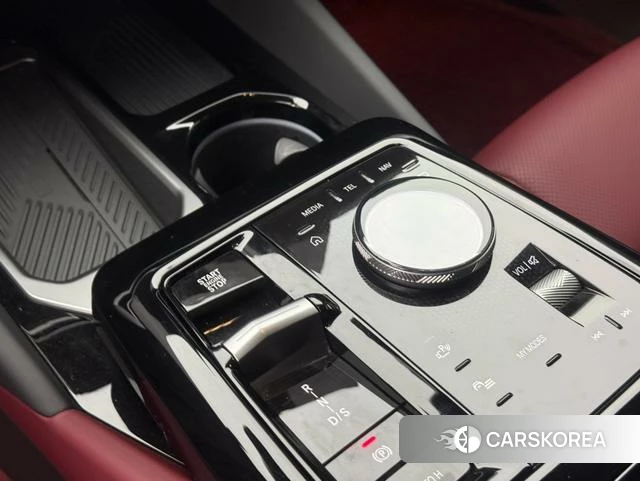 BMW 5 series 2025 Черный из Китая, фото 2