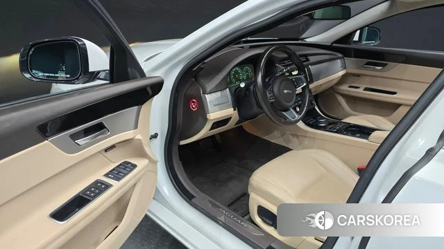 Jaguar XF (X260) 2018 Белый из Кореи, фото 2