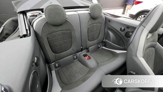 Mini Cooper S Convertible 2023 Черный из Кореи, фото 2