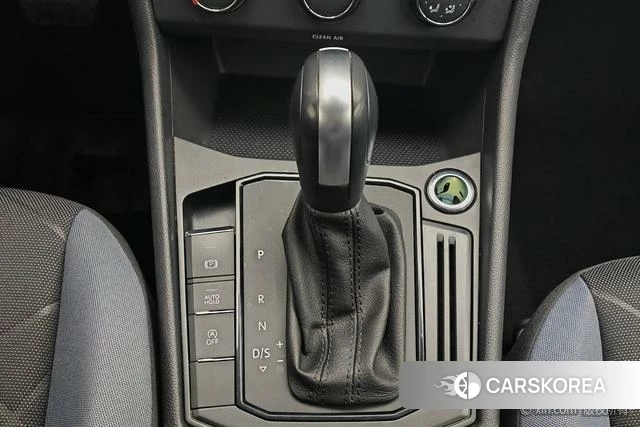 Volkswagen Lavida 2024 Белый из Китая, фото 2