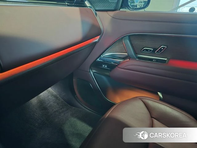 Land Rover Range Rover 5th Generation 2024 Серебристо-серый из Кореи, фото 2