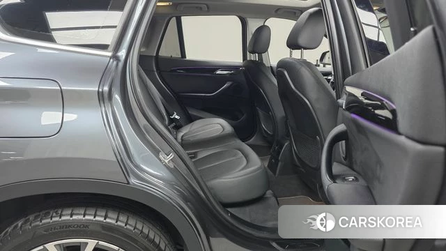 BMW X1 (F48) 2022 Серый из Кореи, фото 2
