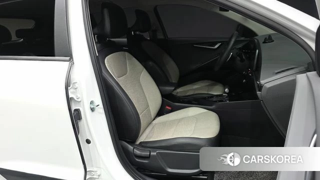 Kia Di Ol Nu Niro 2022 Белый из Кореи, фото 2