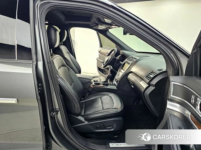 Ford Explorer 2019 Серый из Кореи, фото 2