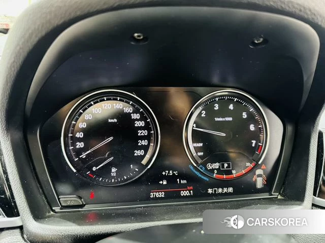 BMW X1 2021 Белый из Китая, фото 2