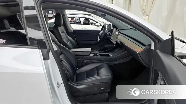 Tesla Model Y 2021 Белый из Кореи, фото 2