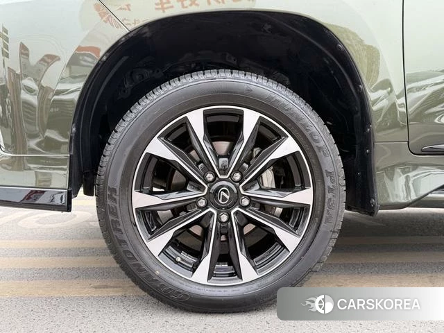 Lexus LX 2023 Зеленый из Китая, фото 2
