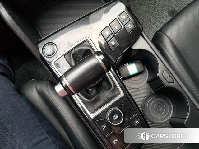 Kia Sportage 5th Generation 2022 Серебристо-серый из Кореи, фото 2