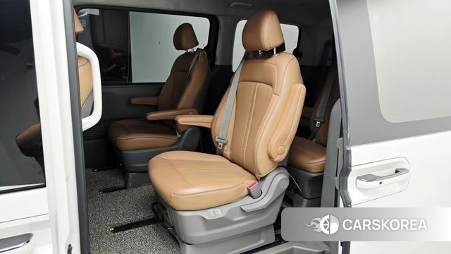 Hyundai Staria 2023 Белый из Кореи, фото 2