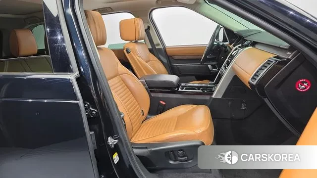 Land Rover Discovery 5 2018 Черный из Кореи, фото 2