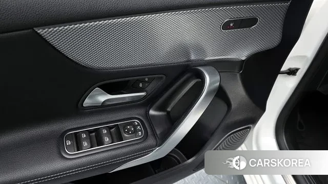 Mercedes-Benz A-Class W177 2022 Белый из Кореи, фото 2