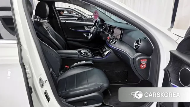 Mercedes-Benz E-Class W213 2018 Белый из Кореи, фото 2